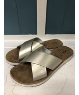 Izod Women&#39;s Alyssa Flatform Sandals Gold Size 8 Criss Cross Slides - $30.52 CAD