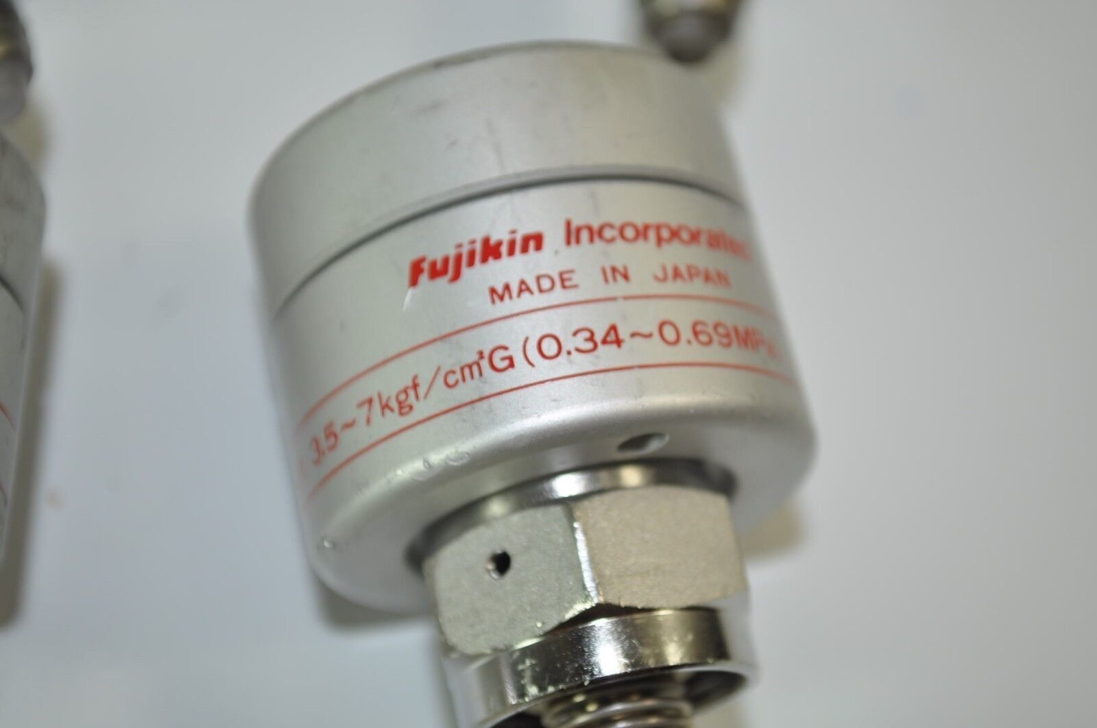 Fujikin Pneumatic Valve Gas OP 3.5 - 7 kgf 34 69 MPa PN# NC N.C - $22.79