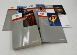 2017 Toyota Highlander Owners Manual Handbook Set OEM F04B21055 - $85.49