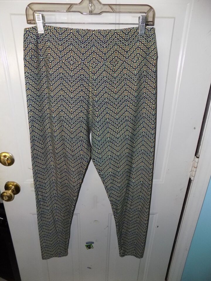 LuLaRoe Multi-Colored Chevron Leggings Size Tall and Curvy Women&#39;s NWOT - $25.76