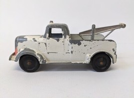 Vintage 1940&#39;s TOOTSIETOY Diecast Mack L-Line 4-1/2&quot; Long Wrecker Tow Truck Toy - £23.98 GBP