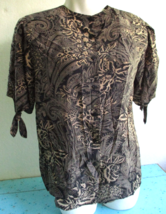 YLEV All Silk Top Short Sleeve with Ties Sz 8 Williamsburg Print Tan and... - $24.70