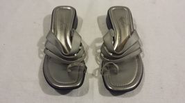 Womens Fanfares Silver Gray Black Slip On Straps Toe Strap 7 Sandals - $17.99