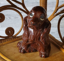 Vintage Cocker Spaniel dog figurine Ceramic Brown Sad Eyes Handpainted 1970s 5&quot; - £7.93 GBP