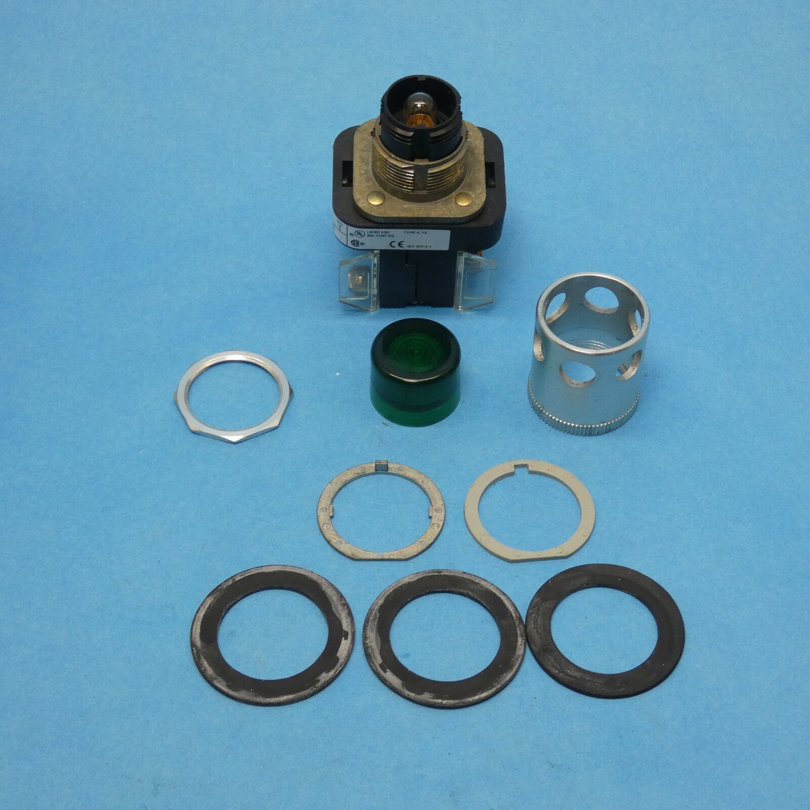 Allen Bradley 800T-QA24GD1 30.5 MM Illuminated Push Button Green 24VAC/DC 1 NO Item image 6