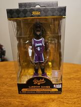 Funko Gold Premium Vinyl Figure 5" Lebron James LA Lakers Purple Jersey NIB - $155.12 MXN Funko Gold Premium Vinyl Figure 5" Lebron James LA Lakers Purple Jersey NIB - $155.12 MXN