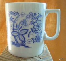 Vintage Mug Japan Classic Blue and White Flowers 3.5&quot; - £11.01 GBP