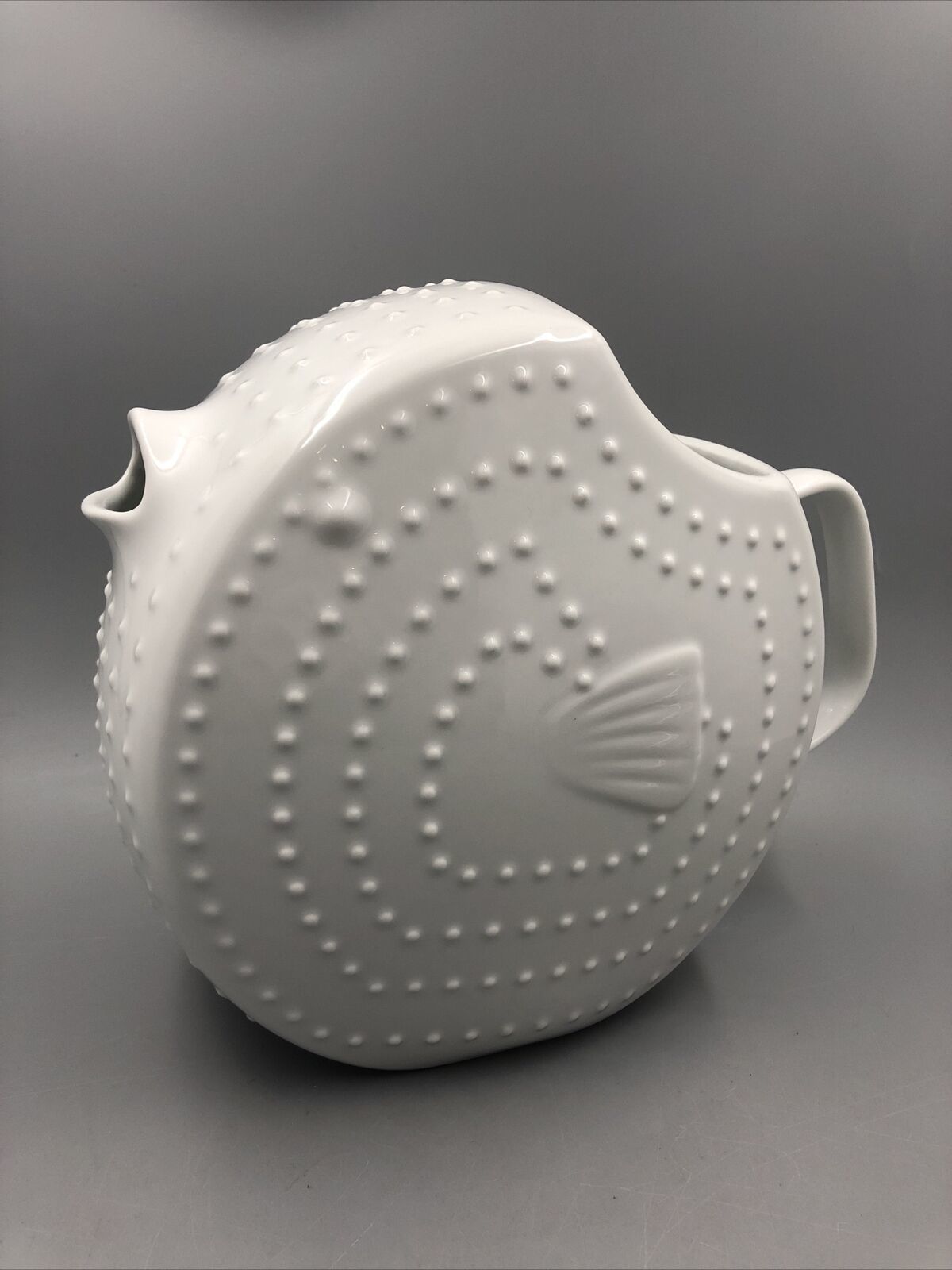 The Cellar Pufferfish Shape Watering Can White WHITEWARE 10.5" holds 96 oz NOB - $27.72