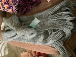 Women&#39;s Solid Blanket Scarf - Wild Fable Gray - £10.16 GBP