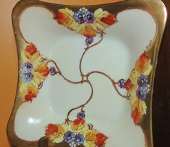 Antique 8.5+&quot; Bowl Hutschenreuther Selb Bavaria Favorite grape gold edge... - $31.49
