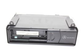 03-08 MERCEDES-BENZ SLK320 6 Disc CD Changer Player F1593 image 3