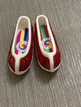 Korean Folk Art Shoe Magnet Micro Size - $183.32 MXN