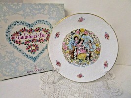 Royal Doulton Bone China Collector Plate Valentine's Day 1978 England Boxed - £11.80 GBP