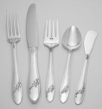 5 PIECE SET QUEEN BESS II COMMUNITY ONEIDA TUDOR BUY-TWO GET FREE SERVIN... - $39.59