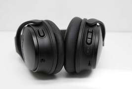 Bose QuietComfort 35 Wireless Noise Cancelling Headphones - Black image 6