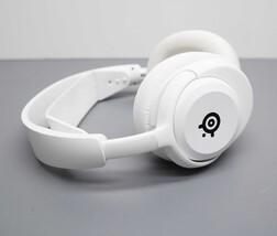 SteelSeries Arctis Nova 5P Wireless Gaming Headset for PS5, PS4 - White image 3