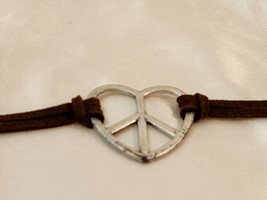 Vintage Silver Tone Peace Sign Heart Brown Leather Cord Bracelet Boho Jewelry - £18.58 GBP