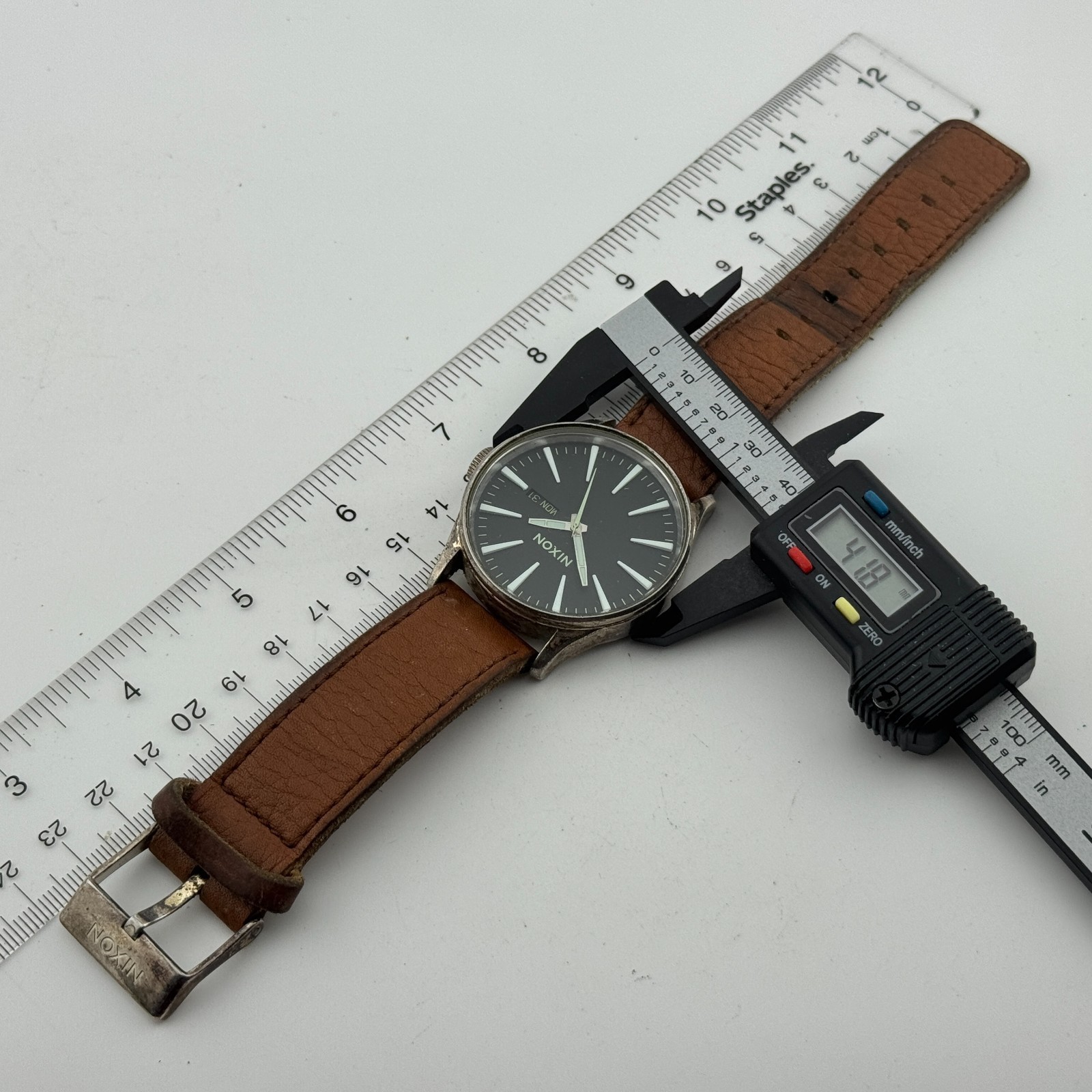 Nixon Sentry Quartz Watch Men 100m Silver  Steel Day Date Leather New Battery Item image 7
