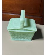 Jadeite, Vintage Westmoreland Green Glass Basket, Picnic Basket, Candy Dish - $1,181.96 MXN