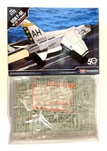 F-8 F-8E Crusader  VF-162 &quot;Hunters&quot; NAVY 1/72 Scale Plastic Model Kit - Academy - £34.84 GBP