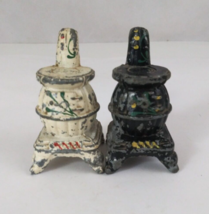 Vintage Cast Iron Pot Belly Wood Stove Salt &amp; Pepper Shakers - $5.93