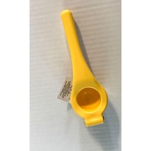 New Cooking Concepts lemon Squeezer Hard Plastic - $5.93