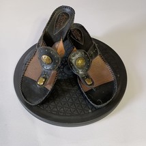 CLARKS Artisan Sandals Women&#39;s Size 7.5 Black Leather Metal Rivet Wedge ... - $16.30 CAD