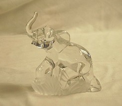Lenox 1995 Clear Crystal Art Glass Elephant Animal Figurine Frosted Grass German - £46.54 GBP