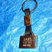 Saks fifth avenue vintage keychain - £20.94 GBP