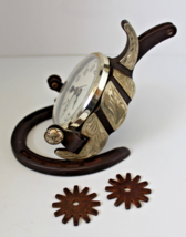 Vintage Equestrian Stirrup Horseshoe Clock With Silver Accents - $783.99 MXN