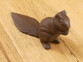 Rustic Cast Iron Squirrel Home Garden Door Stopper Stop Wedge Key Safe H... - $22.99