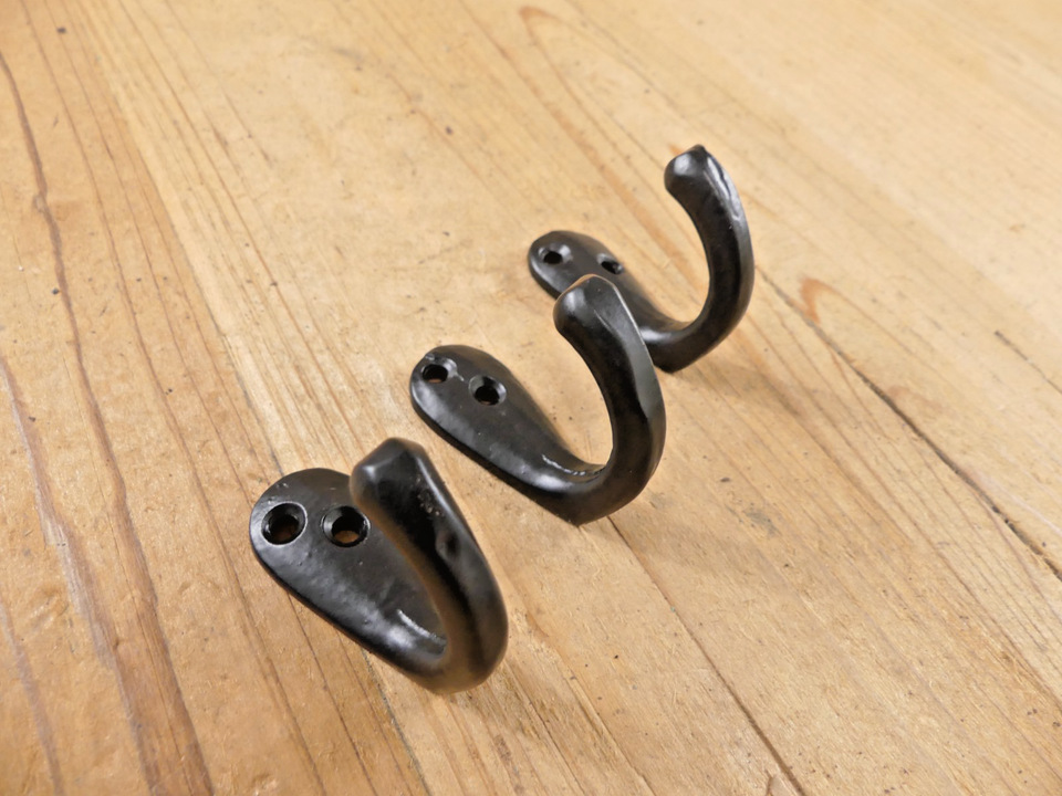 3 BLACK COAT HOOKS IRON CUP DOG LEASH HAT HOOK RESTORATION SMALL KITCHEN BATH Item image 4