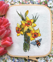 Daffodils cross stitch flowers pattern pdf - Spring bouquet cross stitch  - $10.99
