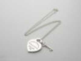Tiffany Co Silver Return to Tiffany Heart Key Necklace Pendant Charm Gift Love - £312.96 GBP