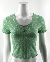 So Crop Top Green Floral Size XS Cropped Tee Shirt Caged Neck Womens - $16.26 CAD