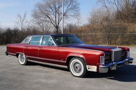 1979 Lincoln Town Car maroon | 24x36 inch POSTER | Vintage classic - £16.43 GBP