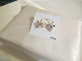 Department Store 3/4&quot; Gold Tone Iridescent Reindeer Stud Earrings C455 - £8.33 GBP