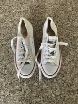 Renben Woman’s Classic Canvas Sneakers White Size 255 (8.5) - $19.99