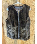 bcbg max azria medium size faux fur vest - $49.50