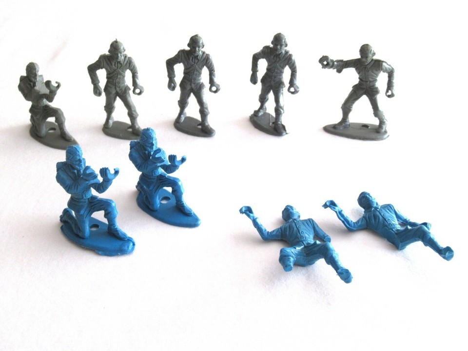 Vintage Lot 9 MPC Blue, Gray Civil War Plastic Figures Ring Slot Alamo D... - $12.30