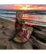 Clark’s Artisan Woman Wedge Sandals Size 6.5 Red Burgundy &amp; Tan Slip On.... - $445.14 MXN