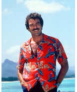 Magnum P.I. Featuring Tom Selleck 11x14 Photo classic in Hawaiian shirt - £11.78 GBP