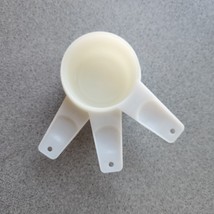 Vintage Tupperware Measuring Cups Set Of 3 Sheer Clear White 3/4 2/3 &amp; 1... - $189.54 MXN