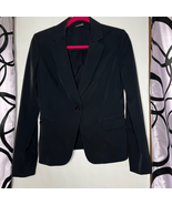 Tahari classic one button blazer - $479.30 MXN