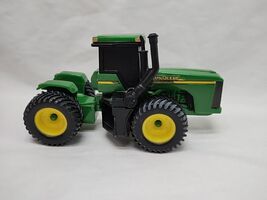 ERTL John Deere Plastic Tractor G0513Q01 Toy 4&quot; - $139.59 MXN