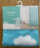 Pillowfort Fabric Shower Curtain - Blue with white clouds - 72” x 72” NEW - €12,78 EUR