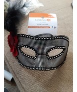 Halloween Costume Half Mask Adult Stiff Molded  blacknwith feather new - $131.94 MXN