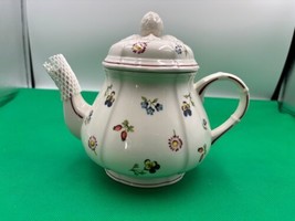 Villeroy &amp; Boch PETITE FLEUR Teapot - $3,521.55 MXN