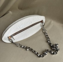 Bimba Y Lola Pelota White Pebbled Leather Silver Chain Bag - $3,559.87 MXN