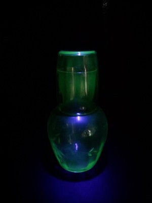 Vintage Green Depression Uranium Glass Decanter & Cup - GLOWS & NO CHIPS Item image 7